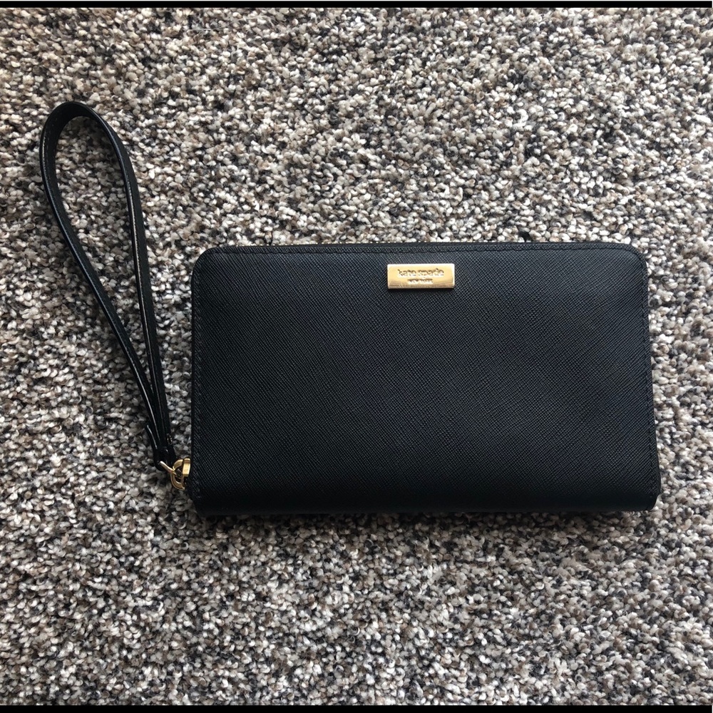 Black Kate spade wristlet